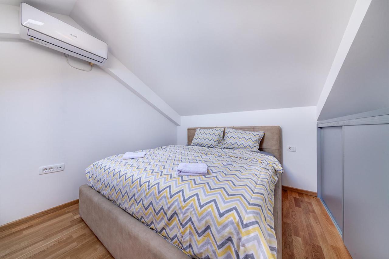 Kings Apartments 포드고리차 외부 사진