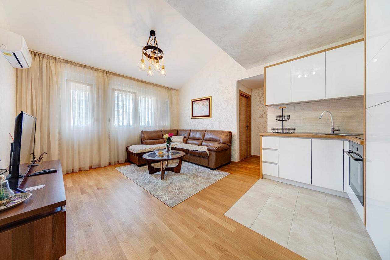 Kings Apartments 포드고리차 외부 사진