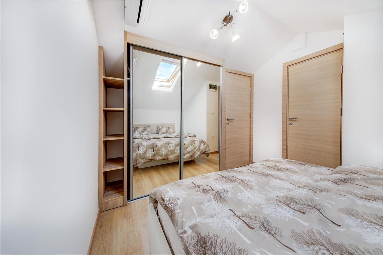 Kings Apartments 포드고리차 외부 사진