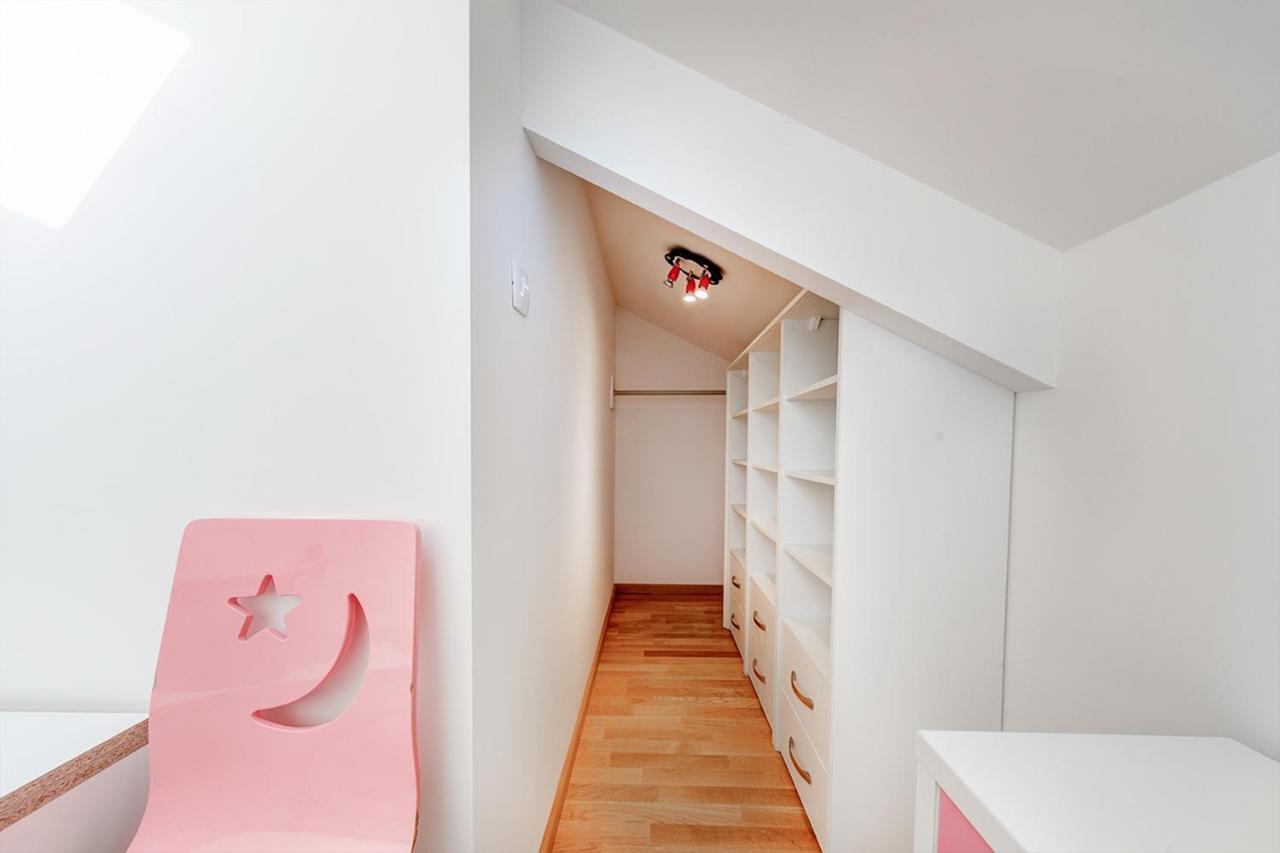 Kings Apartments 포드고리차 외부 사진