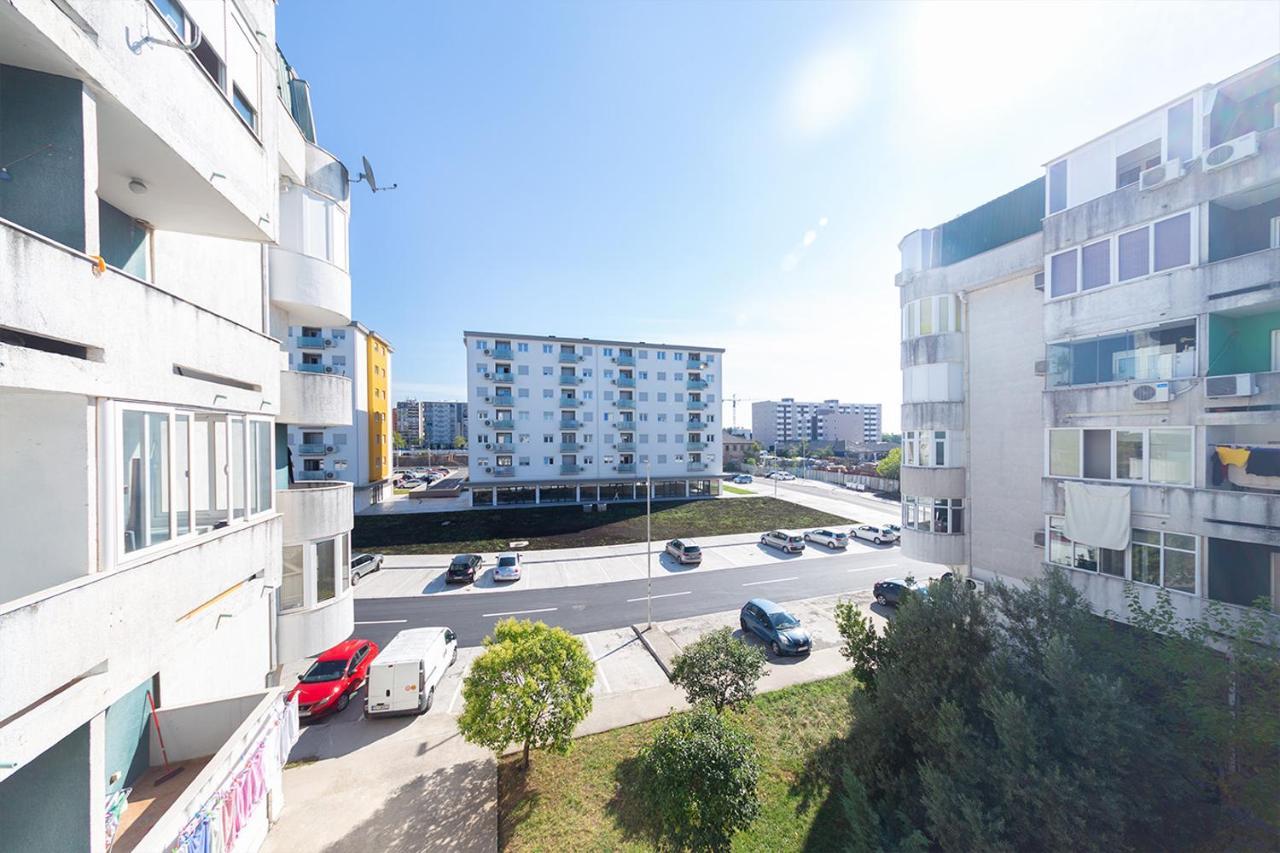 Kings Apartments 포드고리차 외부 사진
