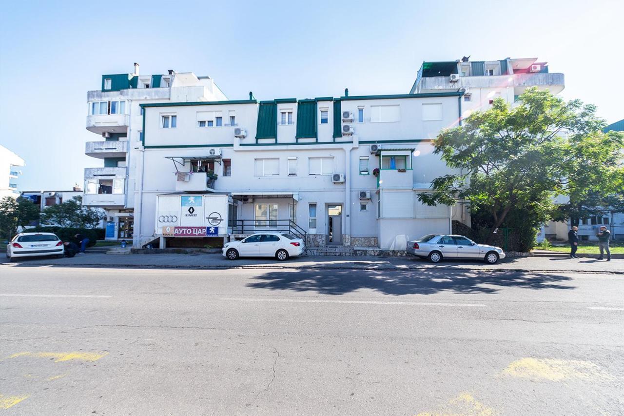 Kings Apartments 포드고리차 외부 사진