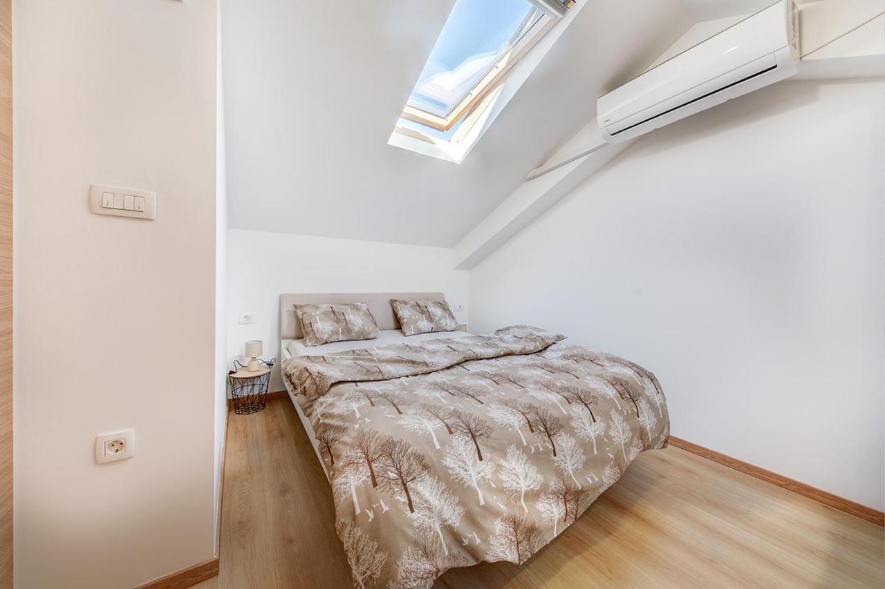 Kings Apartments 포드고리차 외부 사진
